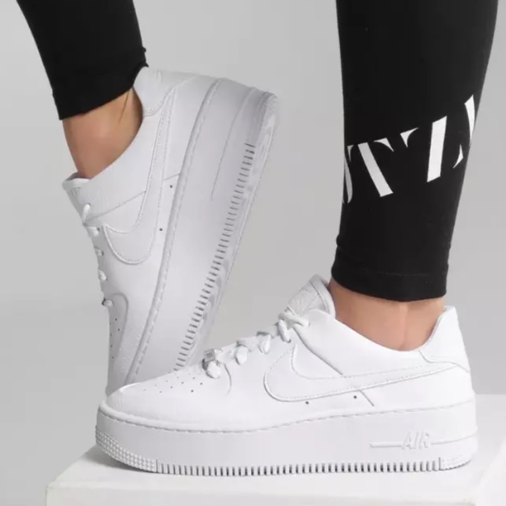 NIKE AIR Force 1 Sage Low white NIB size 10W